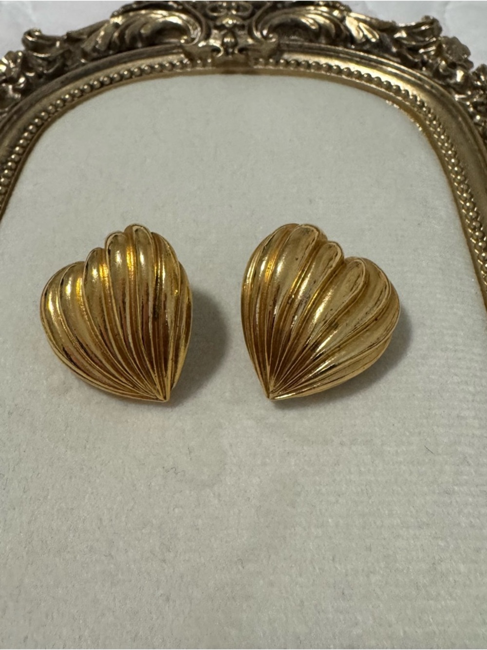 Gold Heart Shell Vintage Earrings